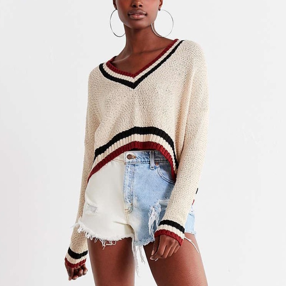 UO Cropped V-Neck Knit Sweater